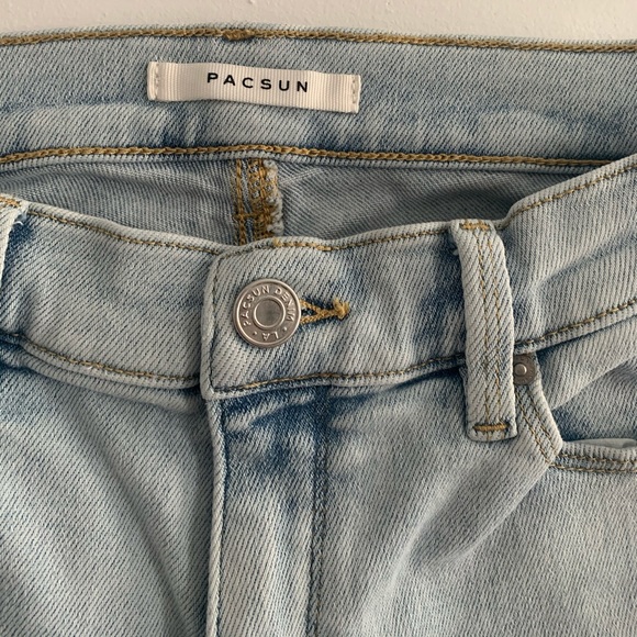 Jeans - Picture 3 of 4